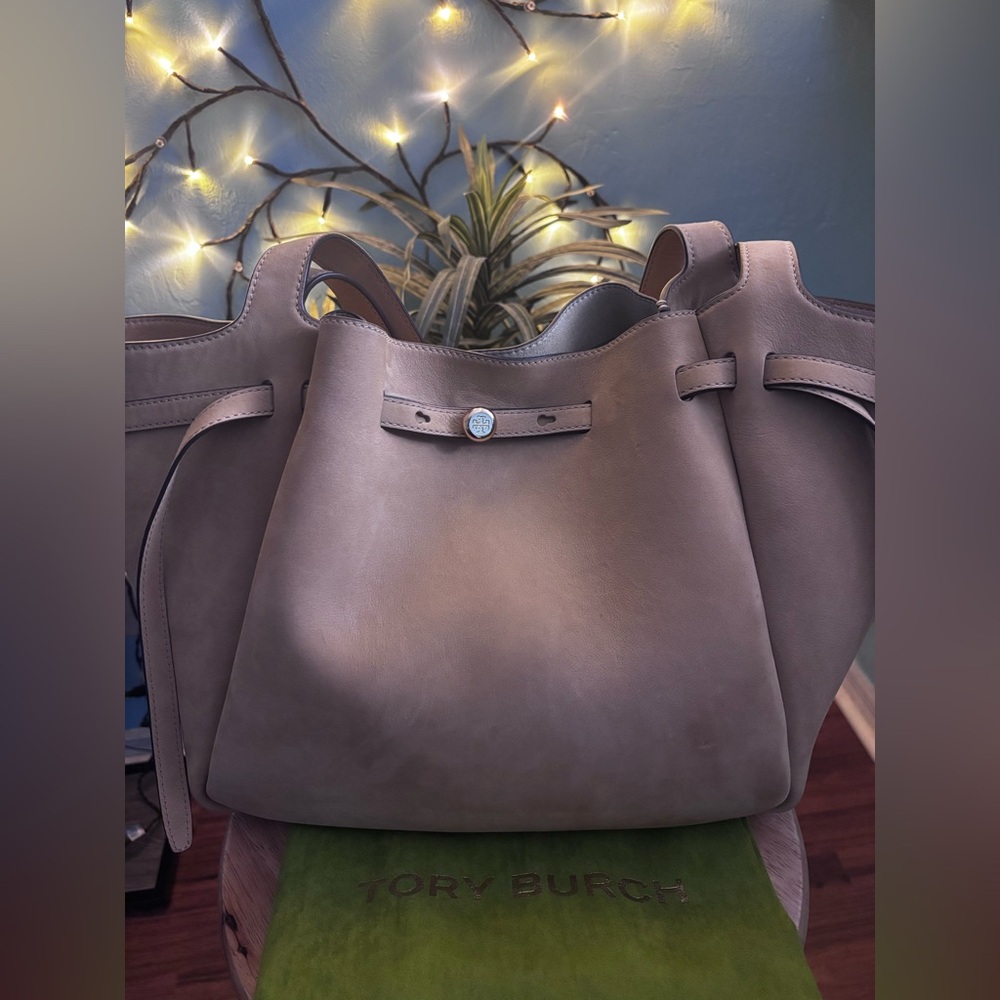 Tory Burch Large Suede Romy Bag - Picture 6 of 16